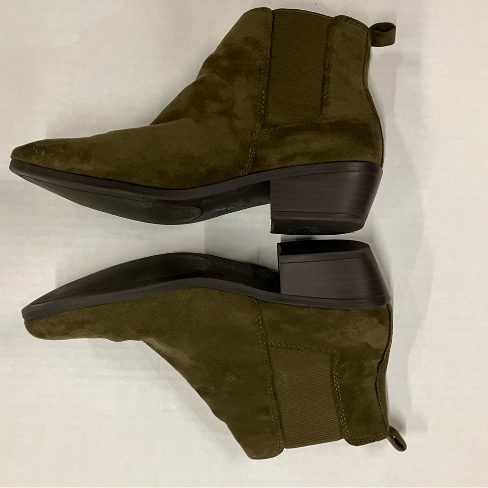 Dunes 7.5 Olive Green Booties
